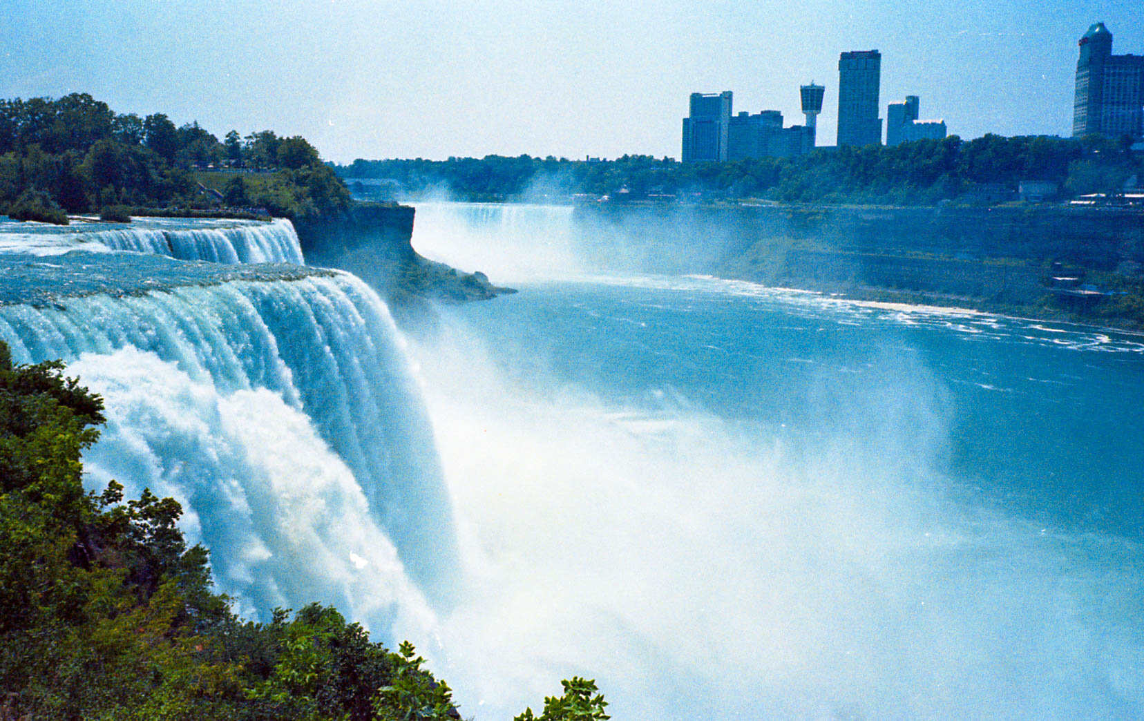 Niagra Falls from the Fujifilm Klasse